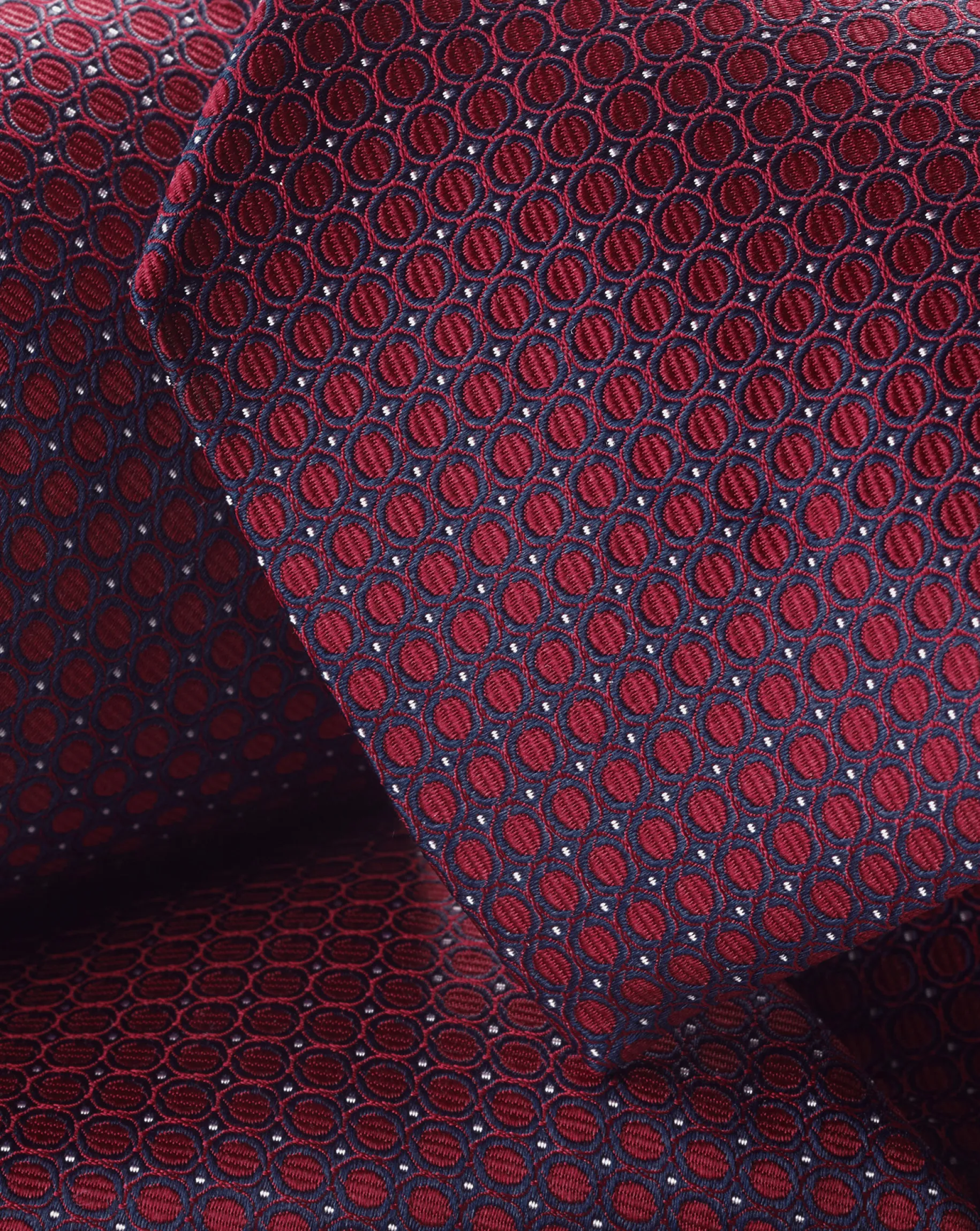 Ties & Bow-ties<Charles Tyrwhitt Semi Plain Pattern Silk Tie - Red
